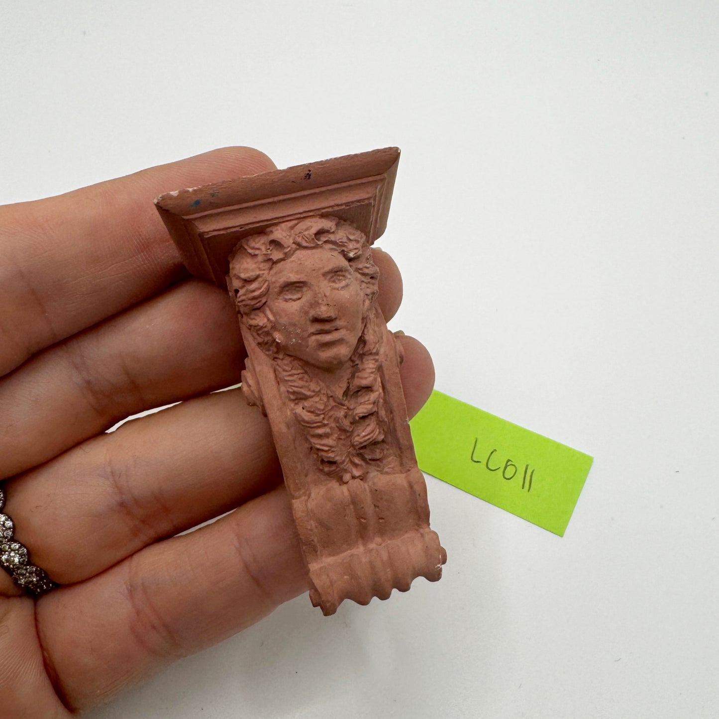 Lawbre Brownstone Corbel
