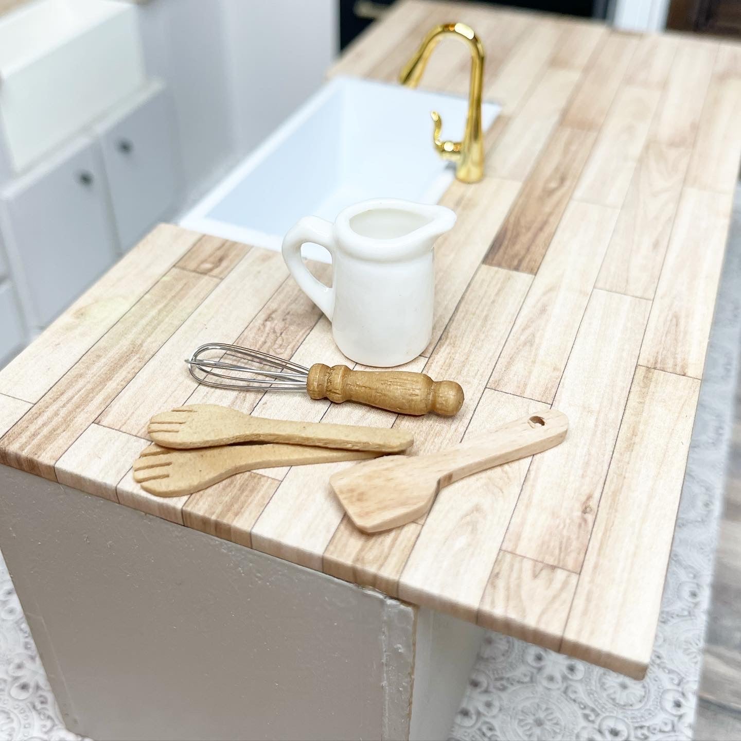 Pitcher Utensil Holder