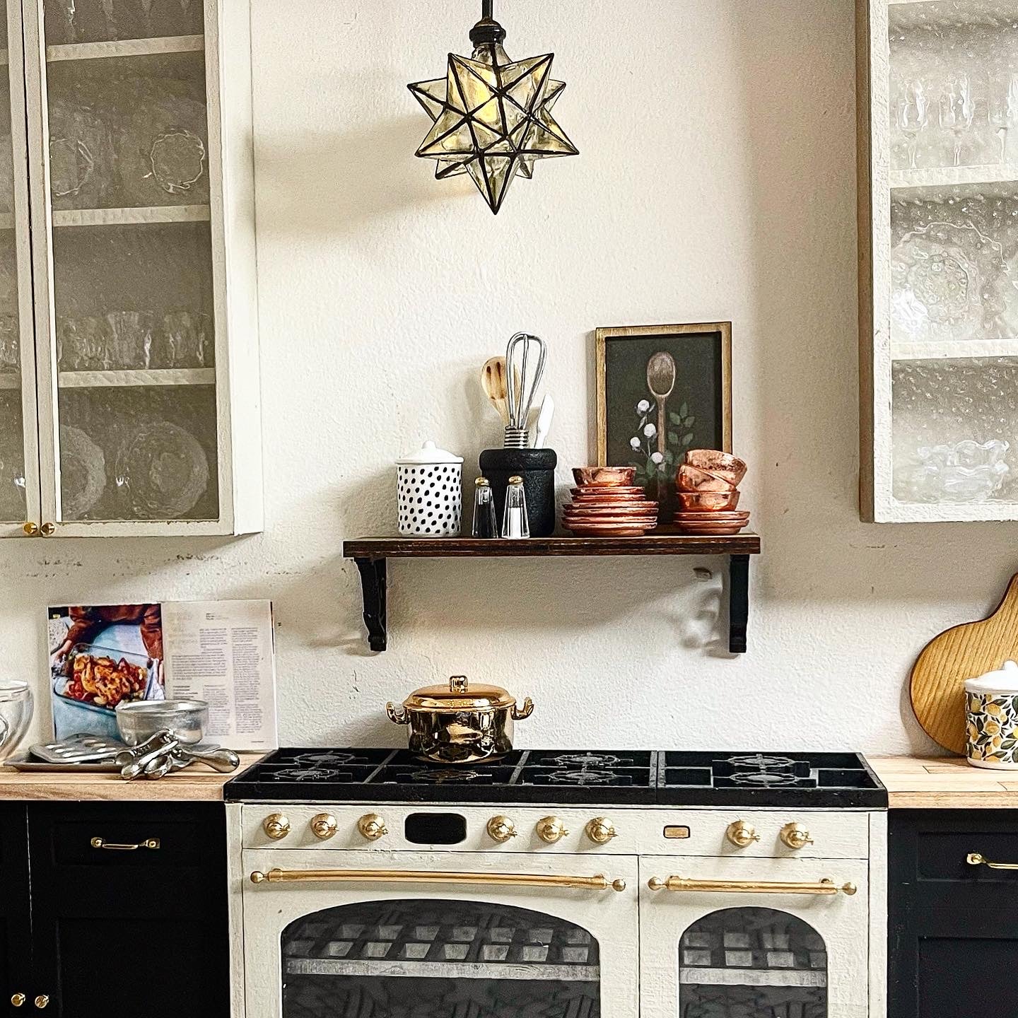 Star Pendant Light with Magnetic Base