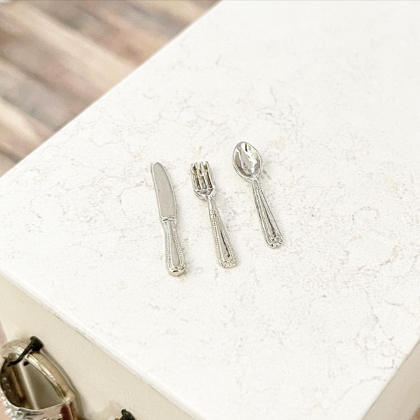 Silverware Setting (2 Finishes Available)