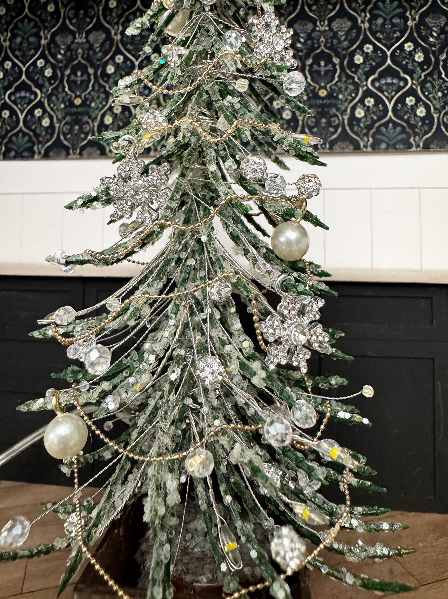 Christmas Tree - Snowflakes