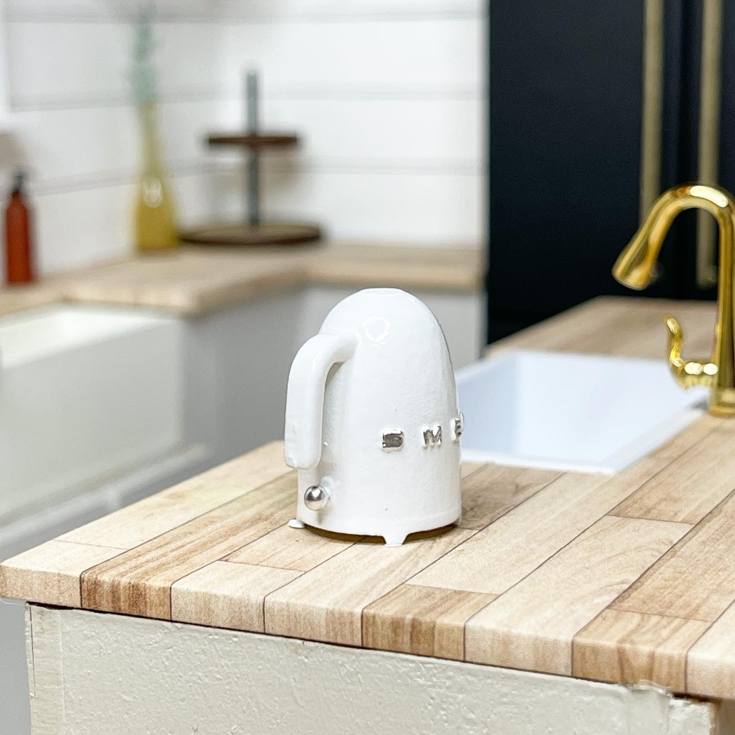 White & Silver Kettle