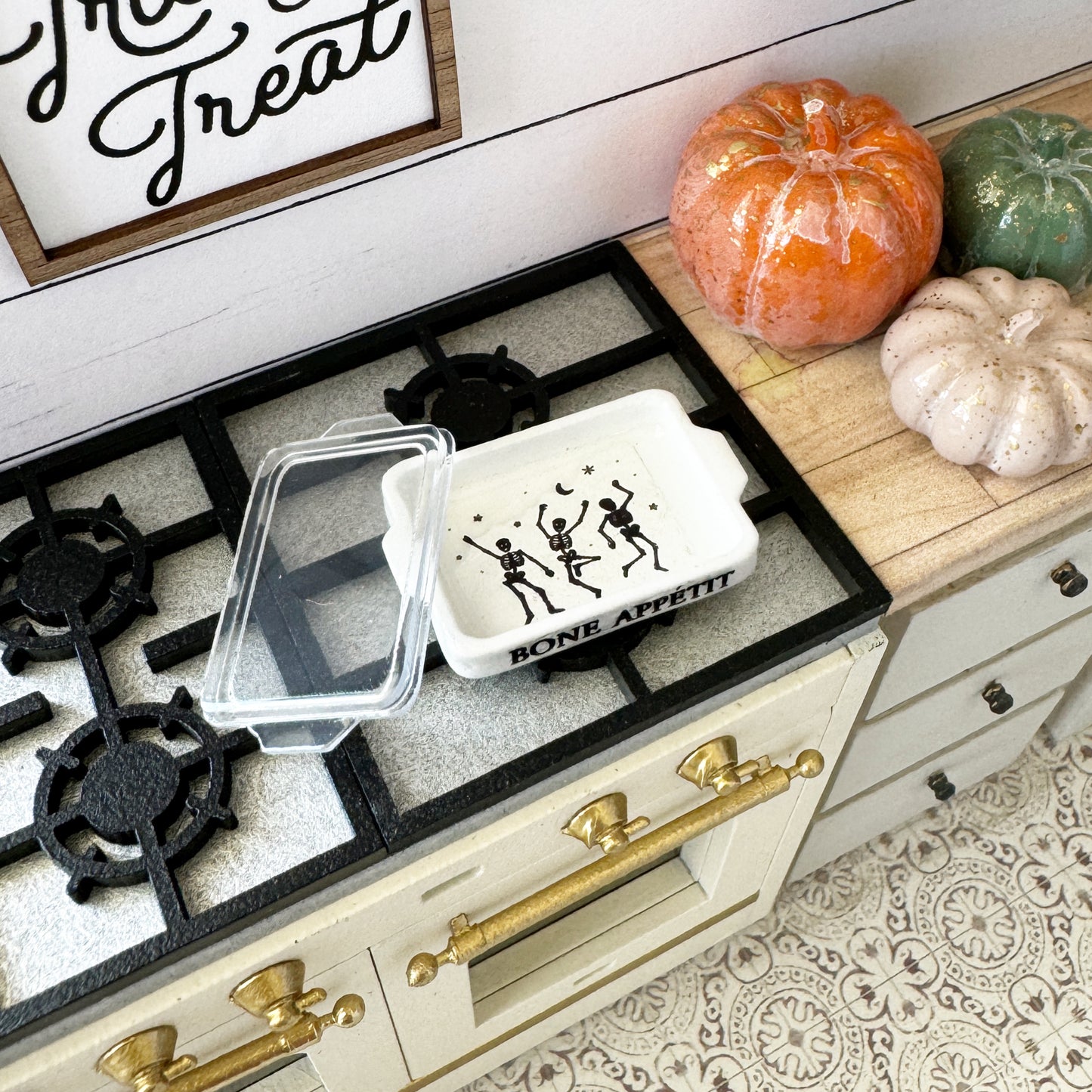 Bone Appetite Baking Dish