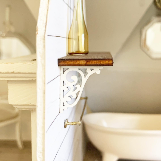 Swirl White Brackets with Optional Shelf