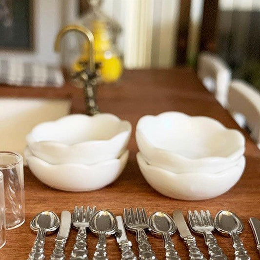 Scalloped Bowl Set