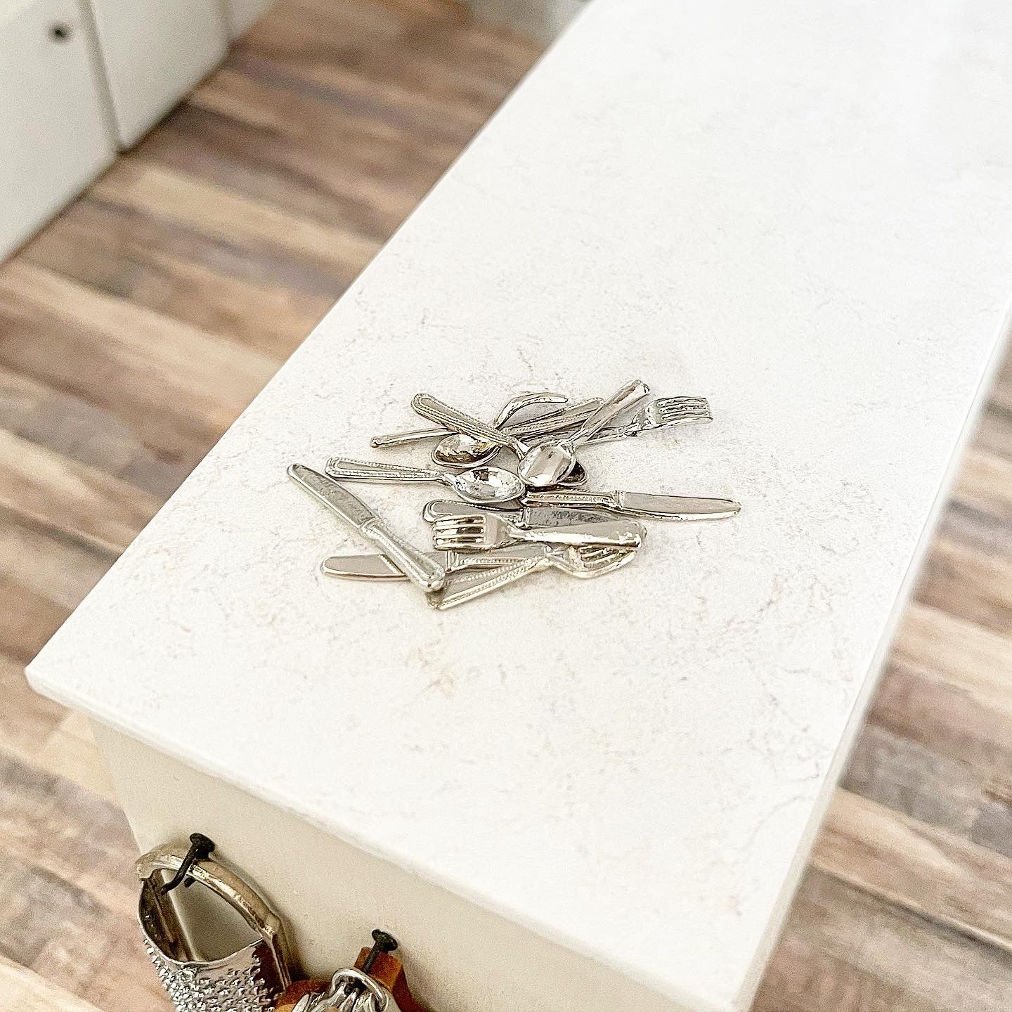 Silverware Setting (2 Finishes Available)