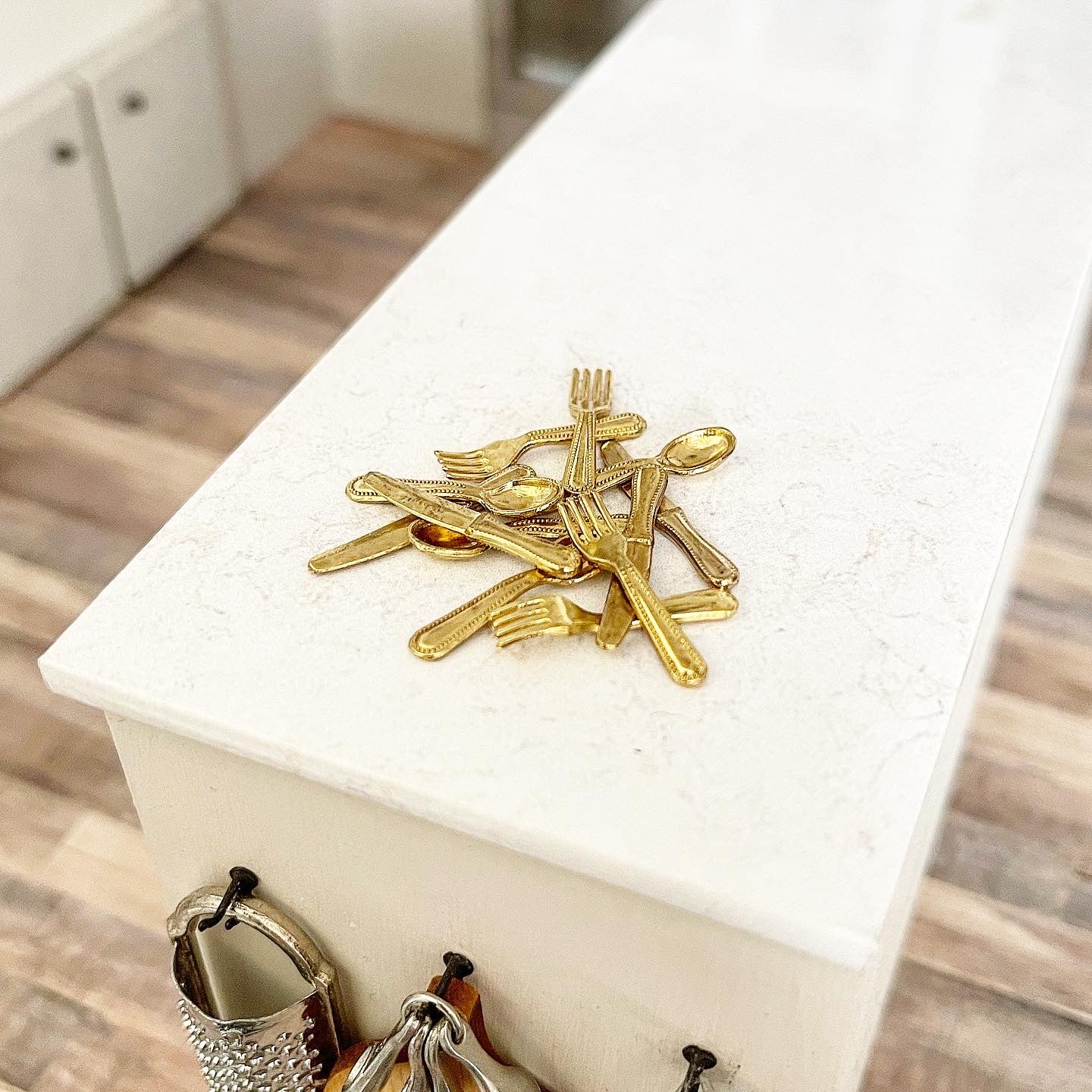 Silverware Setting (2 Finishes Available)