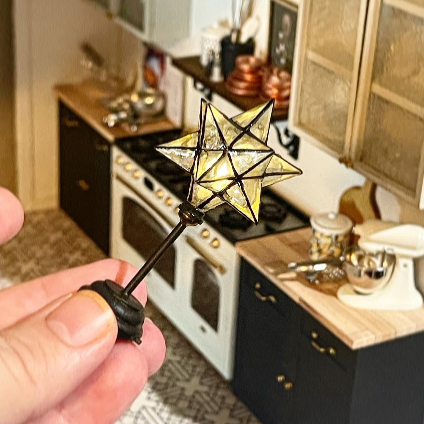 Star Pendant Light with Magnetic Base