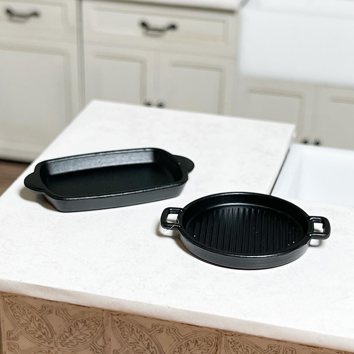 Cast Iron Skillets (Set of 2 Rectangle and Round)